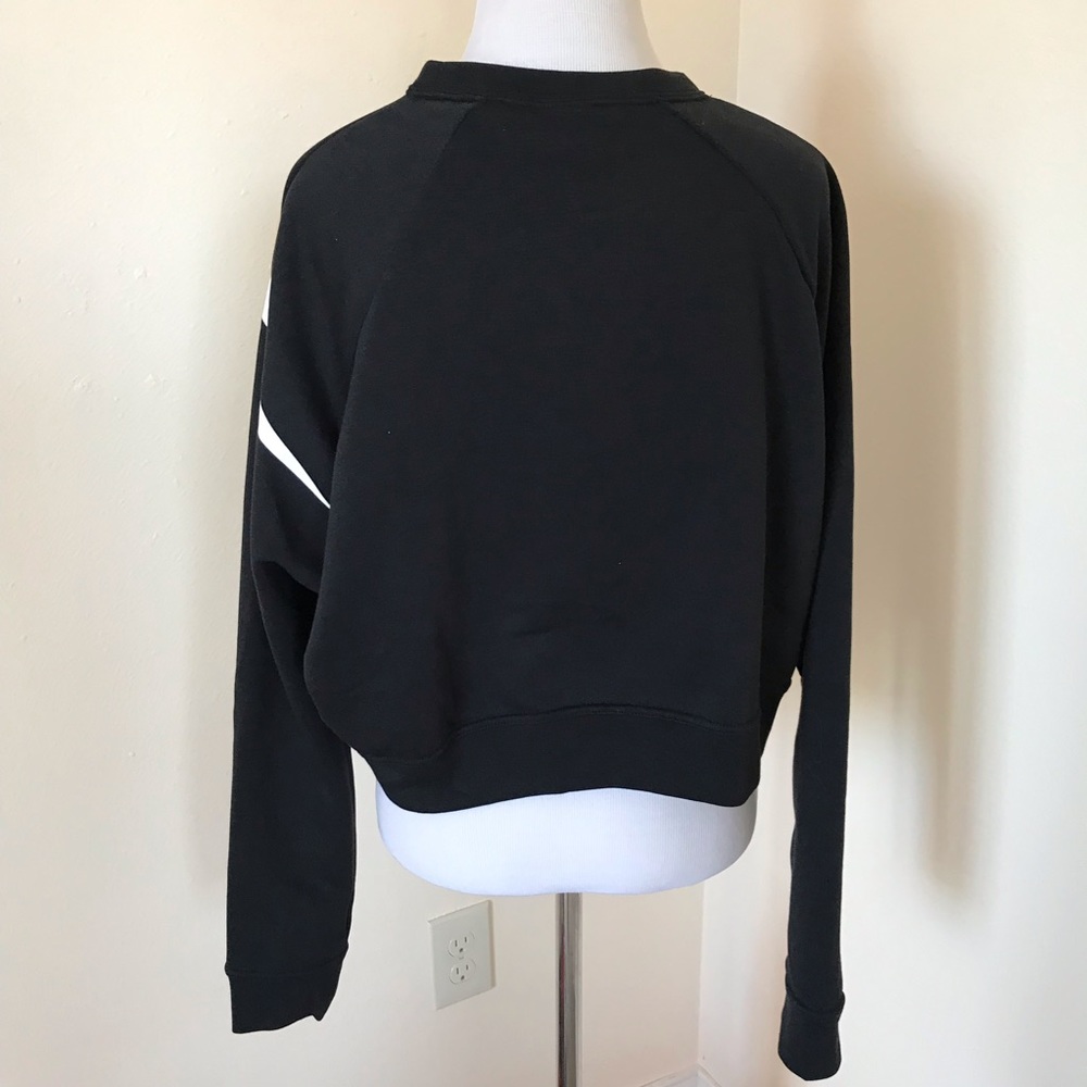 NWT Nike Cropped  Long Sleeve Top - Picture 5 of 8